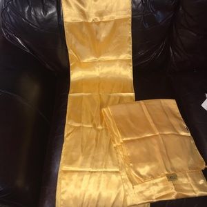 Gold chair sash or can be used as a table runner